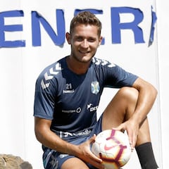 El Valencia hace oficial el fichaje de Jorge Sáenz hasta 2024