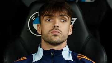 MADRID, 15/05/2025.- Fotografía de archivo, tomada el 05/04/2025, del defensa del Real Madrid Raúl Asencio. El juez que ha procesado al jugador por pornografía infantil y revelación de secretos aprecia indicios de que pidió a los otros tres implicados en el caso que le enviaran el vídeo que habían grabado mientras practicaban sexo con dos chicas de 18 y 16 años y lo enseñó a una tercera persona. EFE/SERGIO PEREZ