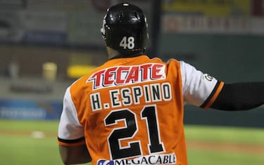 Héctor Espino, el 'Superman' que comparte honor con Valenzuela