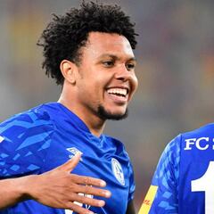 Liverpool and Chelsea keen on Schalke's Weston McKennie