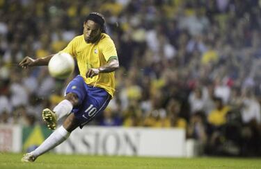Ronaldinho gives United a chance to maintain the Barcelona curse