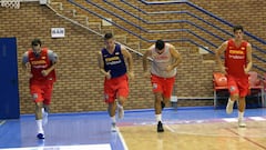 Pau Ribas, Xavi Rabaseda, Rafa Mart&iacute;nez y Oriol Paul&iacute;, durante un entrenamiento con la Selecci&oacute;n espa&ntilde;ola.