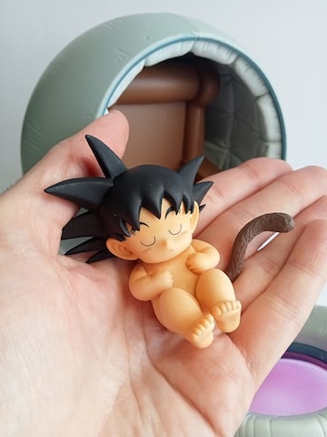 Goku beb¨¦ en c¨¢psula Saiyan por Banpresto