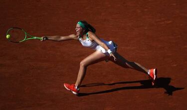 French Open: Ostapenko beats Bacsinszky to reach final
