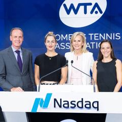La presidenta de la WTA: "Será difícil viajar o jugar sin vacuna"