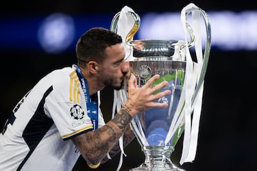 Defendió la camiseta del Real Madrid y su filial durante dos temporadas desde 2010 hasta 2012. En el Espanyol estuvo la temporada 2022-23 anotando 16 goles en 4 partidos, y pese a sus buenas cifras goleadores, el Espanyol acabó descendiendo esa temporada. Posteriormente volvió al Real Madrid donde estuvo una exitosa temporada, la 2023-24.