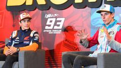 Marc Marquez y &Aacute;lex M&aacute;rquez durante la rueda de prensa previa a la r&uacute;a de Cervera por sus t&iacute;tulos.