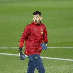 Emery debe decidir sobre el dilema de la portería