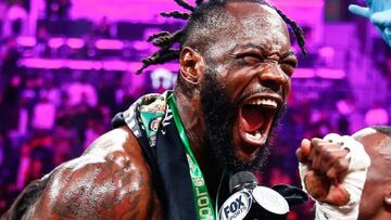 After the Usyk-Fury mega bout is officially off, Deontay Wilder has offered himself to replace the ‘Gipsy King’ and fight the Ukrainian boxer.