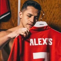 Alexis Sánchez analiza dejar el United antes de cumplir un año
