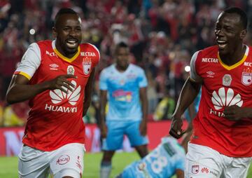 Buen partido del rojo que goleó 4-1 en Bogotá.