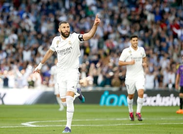 El jugador francés celebra su segundo gol en tres minutos. 