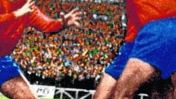 <b>ALEGRÍA </b>Adelardo, Grosso y Gento festejan un gol en La Catedral.