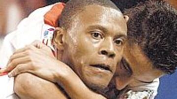 <b>EL CRACK DE UN GRAN EQUIPO. </b>Baptista certificó con un golazo la victoria de un Sevilla superior.