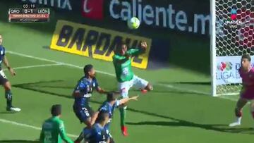 Pedro Aquino adelantó a León con este golazo en México