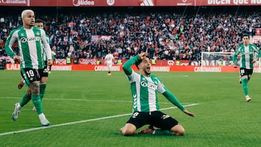 El futbolista bético tuvo que dar un paso adelante en el derbi sevillano y cumplió de forma brillante. Sin Isco, Lo Celso, Amrabat ni Antony, Fornals cogió la manija y lo hizo de forma magistral.