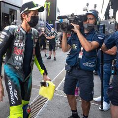 A Rossi ya le salen 'novias'