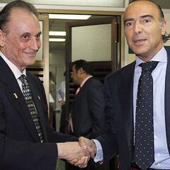 El Betis ofrece 10 millones a Lopera y otros 10 a Oliver