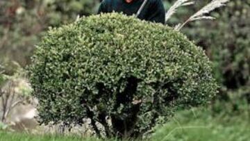 <b>A REFUGIO. </b>Sergio García tuvo en contra al viento y al frío.