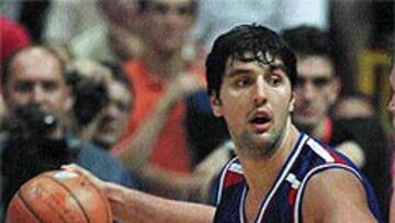 <b>JUGADOR CLAVE.</B> Bodiroga siempre es una pieza determinante en el juego de los yugoslavos.