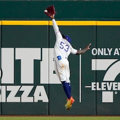 Los peloteros latinos ganadores del Gold Glove de la MLB en 2023