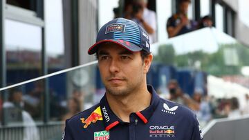 Formula One F1 - Hungarian Grand Prix - Hungaroring, Budapest, Hungary - July 21, 2024 Red Bull's Sergio Perez arrives ahead of the race REUTERS/Bernadett Szabo