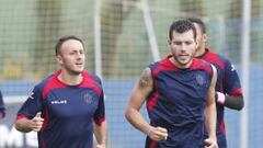 David Navarro renueva con el Levante hasta junio de 2016