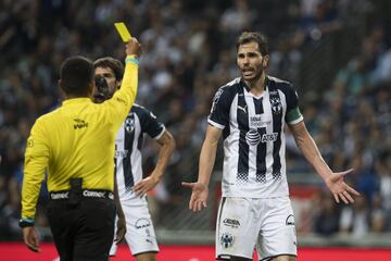 El defensa central de Monterrey se fue a probar suerte con la Fiorentina, sin embargo su aventura sólo duró un año y regresó a Rayados.