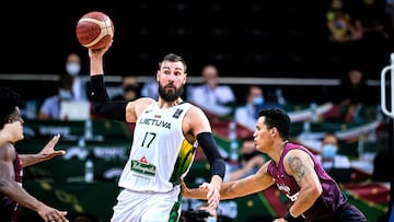 Jonas Valanciunas con Lituania.