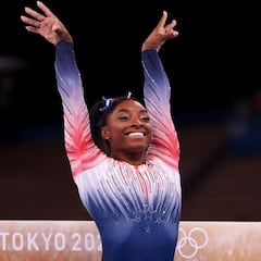 Simones Biles derrota a la ansiedad para ser bronce