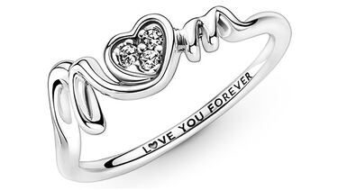 Cuatro joyas de plata de Pandora perfectas para regalar en el Da de la Madre