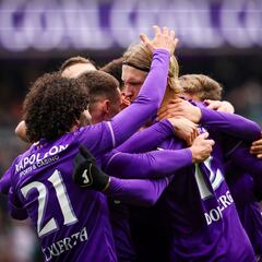 ‘Chino’ Huerta asegura los Playoffs con el Anderlecht