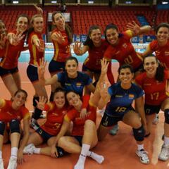 España gana a Azerbaiyán y sigue aspirando a la fase final