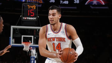 NEW YORK, NY - OCTOBER 13: Willy Hernangomez #14 of the New York Knicks handles the ball against the Washington Wizards on October 13, 2017 at Madison Square Garden in New York City, New York. NOTE TO USER: User expressly acknowledges and agrees that, by downloading and or using this photograph, User is consenting to the terms and conditions of the Getty Images License Agreement. Mandatory Copyright Notice: Copyright 2017 NBAE (Photo by Nathaniel S. Butler/NBAE via Getty Images)