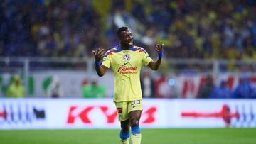 Julián Quiñones durante la Final de vuelta con el América en contra de Cruz Azul.