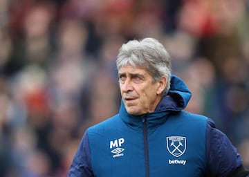 Loves a party with a happy atmosphere | Manuel Pellegrini, West Ham United manager.