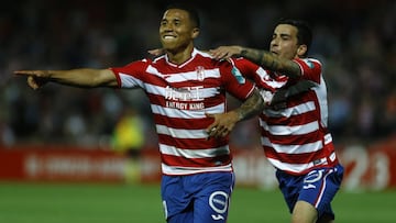 Darwin Mach&iacute;s, celebrando un gol con el Granada.