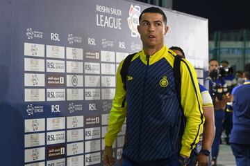 Cristiano Ronaldo, llegando a un estadio a jugar con el Al Nassr.