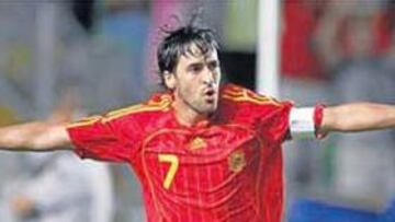 <b>NO DESPEGA. </b>Raúl, capitán y máximo goleador histórico de España, lleva dos años perdiendo gol.