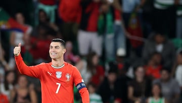 Portugal's forward #16 Cristiano Ronaldo celebrates after scoring the equalising goal during the 2026 World Cup qualifiers Europe zone group F football match between Portugal and Hungary at Jose Alvalade stadium in Lisbon on October 14, 2025. (Photo by PATRICIA DE MELO MOREIRA / AFP)