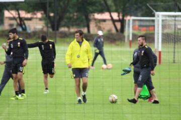 Independiente Santa Fe enfrentará a River Plate el próximo jueves en el estadio El Campín de Bogotá, en el partido de ida de la Recopa Sudamericana.