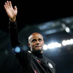 Kompany pagará el sueldo a los jugadores "insolidarios"