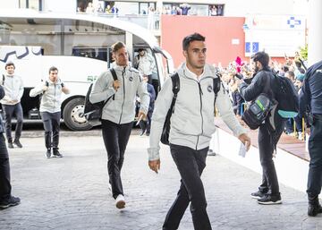 Real Madrid's Sergio Reguilón and Marcos Llorente make their way to the team hotel in Melilla.