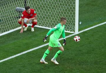 Hazard anotó el segundo gol del partido, aprovechando un pase de Kevin De Bruynee, batió por bajo a Jordan Pickford.