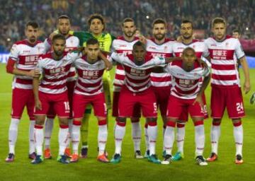 El once inicial del Granada. 