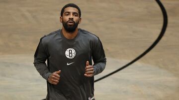 Kyrie Irving, antes de un partido de la NBA con Brooklyn Nets