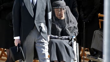 TOKYO, JAPAN - NOVEMBER 4 : Princess Yuriko, wife of the late Prince Mikasa, attend the funeral of late Prince Mikasa, uncle of the current Emperor Akihito, at the Toshimagaoka graveyard in Tokyo, Japan, November 4, 2016. (Photo by Koji Sasahara / Pool/Anadolu Agency/Getty Images)
