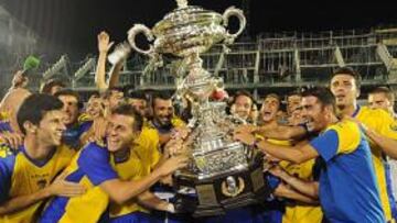 <b>ÚLTIMO CAMPEÓN. </b>El Cádiz ganó su octavo Trofeo Carranza el año pasado.