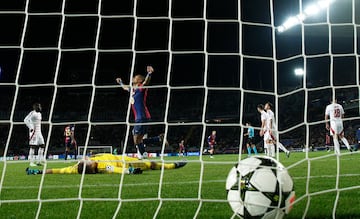 3-0. Alejandro Balde asiste al delantero polaco y se saca un disparo raso, al palo largo de Marko Bizot, para marcar su segundo tanto. Gol 101 en Champions League del 9 azulgrana.