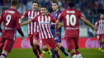 Correa revolucionó el partido en Ipurúa junto a Fernando Torres y Óliver Torres.